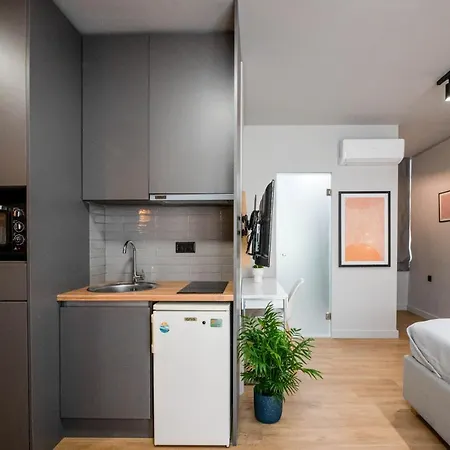 Urban Apartment *